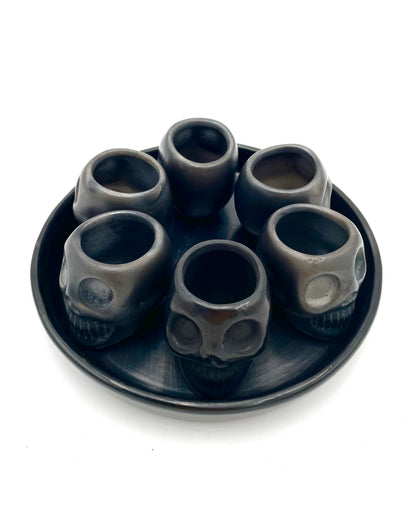 Black clay tray with 6 skull shot cups