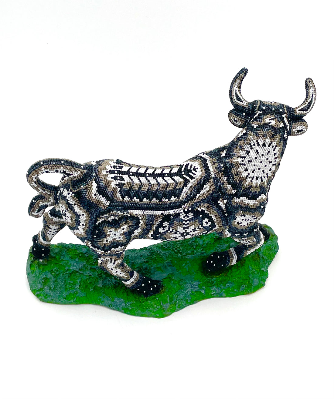 Huichol art bull