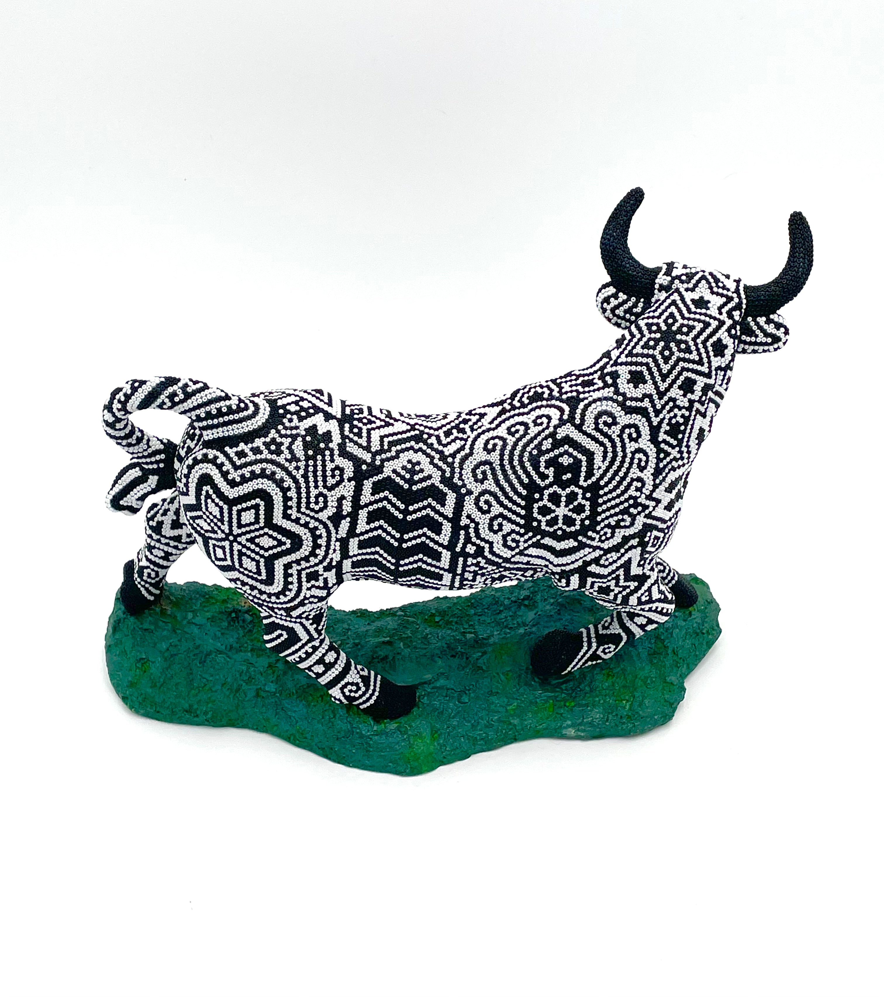 Huichol art bull