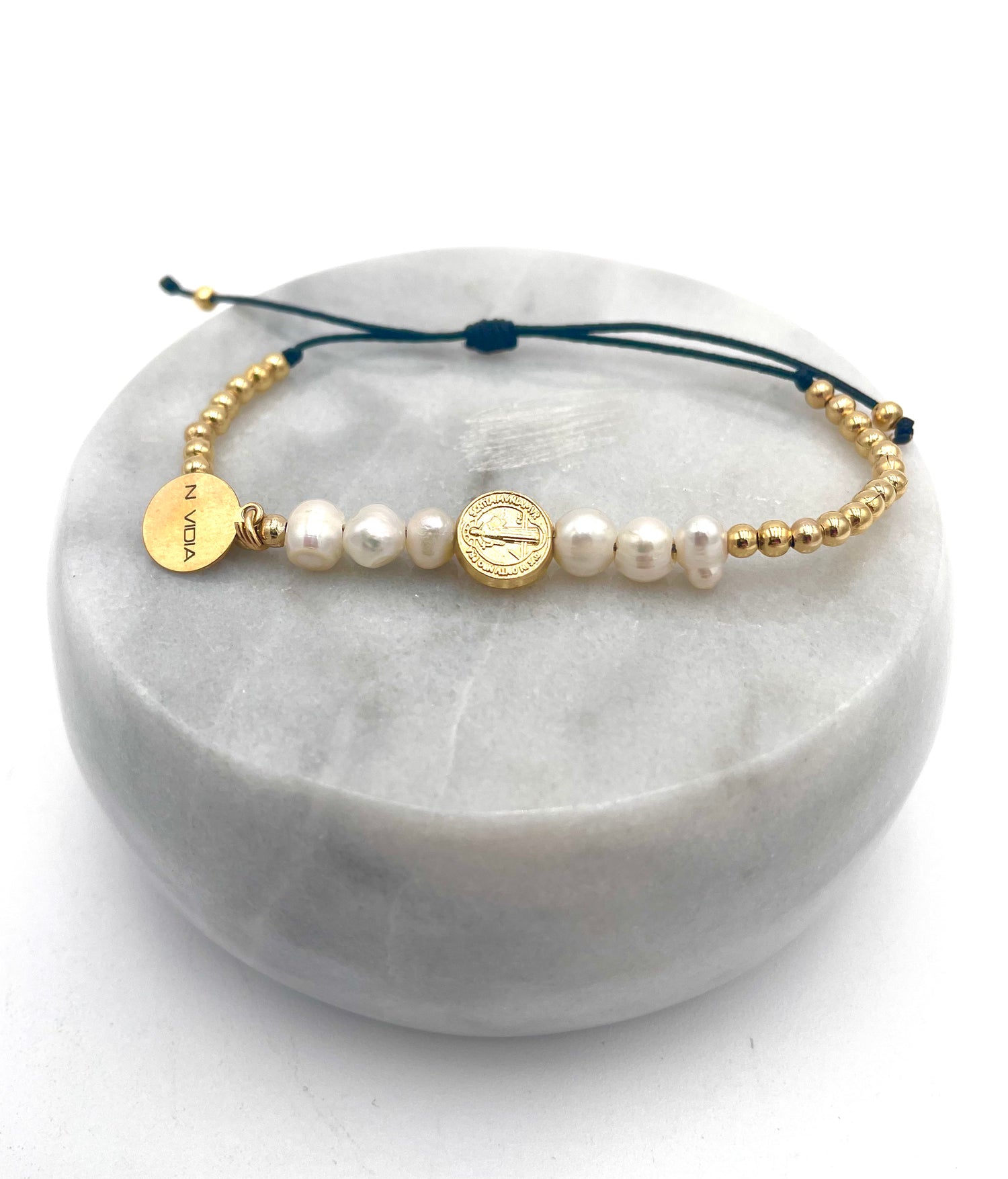 Handmade gold plated bracelet with mini pearls