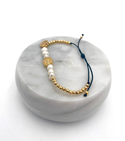 Handmade gold plated bracelet with mini pearls