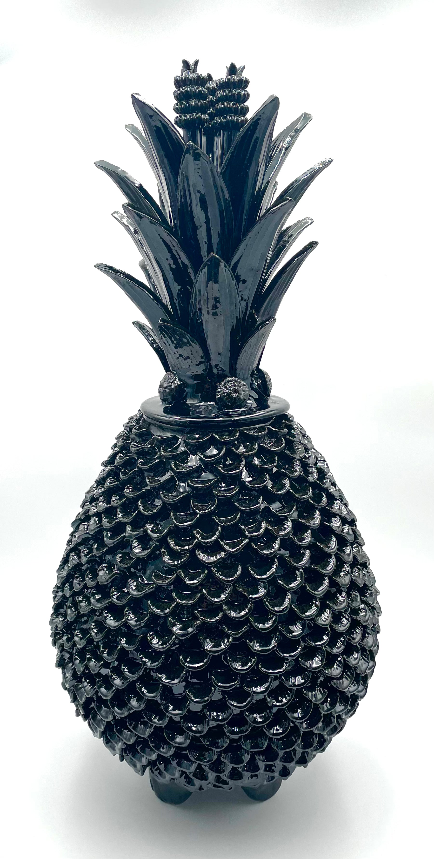 Vitrified clay pineapple (L)